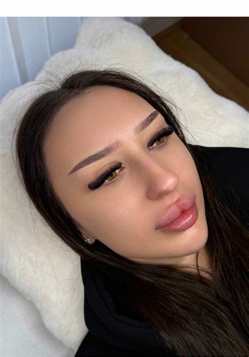 Mega Volume Lash Extensions in Vienna