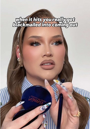 Nikkie Tutorials: Tackling Rude Comments with Style