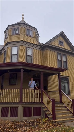 ✨ Step into Fargo history in this stunning Queen Anne-style home, where every corner tells a story. From the striking 3-story tower and wrap-around porch to original woodwork, stained-glass windows, and a grand foyer, this Victorian treasure is full of character and charm. 🏡 📍 1121 4th Avenue S, Fargo, ND 📲 Call for details or to schedule a showing: 701.237.5031 #FMRealEstate #QueenAnneHome #HistoricFargo #PowerOfPark #FargoMoorheadHomes | Park Co., Realtors
