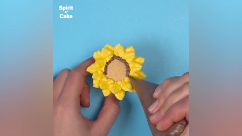 How to Make Satisfying Illusion Cakes 🎨👟 | Sneaker & Van Gogh Cake Tutorial