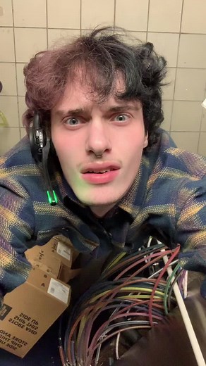 Exploring Cable Connections: A Hands-On Demonstration