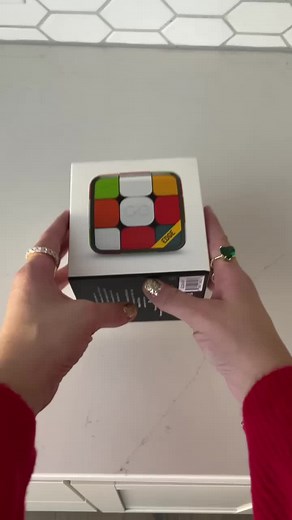 Can't solve the cube yet? Start thinking smart and solving smarter with GoCube.