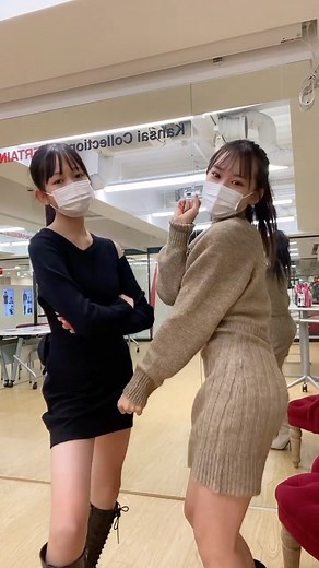 世界一の高校生エンタメ研究所☺︎ on Instagram: "可愛いJCコンビ✨ ⁡ 動画は、すっぴんだそうです👸 ⁡ 他にもTikTokをアップされてますが 彼女たちの色々な髪型や ファッションが見れて 毎度お洒落でとてもCuteです🎀 ⁡ あと、マスクしてるけど 外した方が可愛さアップという ビジュアルの持ち主です✩.*˚ ⁡ 言葉で色々伝えるより 一度見た方が魅力が伝わると思うので ぜひ、彼女たちのアカウントに 遊びに行って見てくださーい🥳 ⁡ 編集部からは以上でーす！ ⁡ 【本日のモデルさん】 @kanon27k @ohs4230 ⁡ TikTok ⇒ 令和ギャル ⁡ いつもご覧頂き ありがとうございます😌 ⁡ 国民の皆さまが推してる 高校生をご紹介させて 頂いてます☆ ⁡ リール投稿は総選挙スタイル、 DM投票制で 選出させて頂いてます。 ⁡ 『今、日本一モテてる高校生』 をリアルに掲載している メディアとなっています👼 ⁡ 全国の芸能事務所 各メディア、各雑誌の編集部 レコード会社も含めた プロデューサーの方々と 提携しています！ ⁡ 次世代スター発掘などにも 