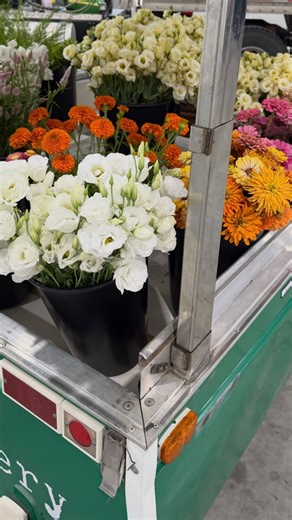 𝐌𝐨𝐭𝐡𝐞𝐫-𝐃𝐚𝐮𝐠𝐡𝐭𝐞𝐫 𝐅𝐚𝐫𝐦𝐞𝐫𝐬 on Instagram: "This is our Mobile Flower Bar — a pop-up flower shop on wheels 🌸 We bring it to your event and let your guests design their own bouquets to take home. Perfect for: weddings, bridal showers, baby showers, birthdays, corporate events, fundraisers, girls’ nights, and more. Every bar is fully customizable — from the color palette to the flower varieties — using blooms grown on our farm and cut fresh for your event. Always lush, always fres