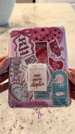 Cozy Reading Thrillers for Your Kindle During Snowstorms