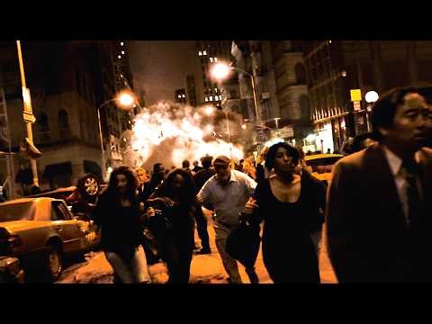 New York City Under Attack by a Mysterious Monster !