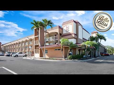 Red Roof PLUS+ & Suites Naples Downtown-5th Ave S | Naples (FL), United States | Hotel Review 🏩