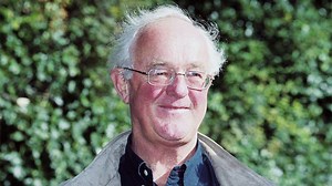 Acting great Frank Kelly dies aged 77