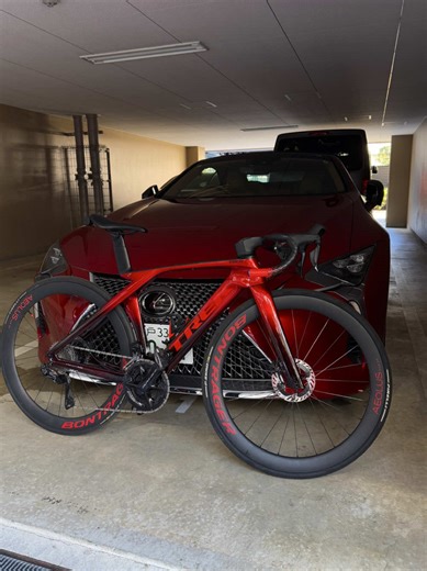 最強のロードバイク2台とレクサスの魅力