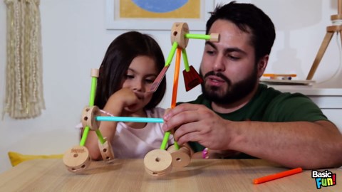 Tinkertoy - Retro Building Set Tin - 85 Pieces