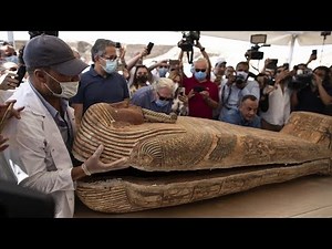 Egipto halla decenas de sarcófagos de 2.600 años de antigüedad en la pirámide de Zoser