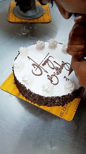 188K views · 2K reactions | Stylish Writing Name in the cake #Babluchef #cake #bakery #recipe #rells #cakedecoration #Stunningdesign #fbrells #viralonfacebook Sunil Cake Master #cakestagram Cake Decor Cake Decorating Solutions Part 11 | Bablu Chef | Facebook