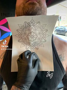 Luke Pritchard sat like a champ 2 neck tattoos and some names on an existing leg piece from an other artist. Was a mint day 💉👌 | Twinfinity Ink Tattoo studio