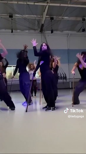 Lady Gaga's Abracadabra: Dance Trend and Performance