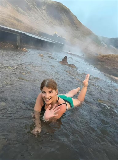 Video di Irena Musta (@irenamusta) con Ocean Complete Relaxation - Calming Beach Waves & Relaxation Sounds & Peaceful Ocean