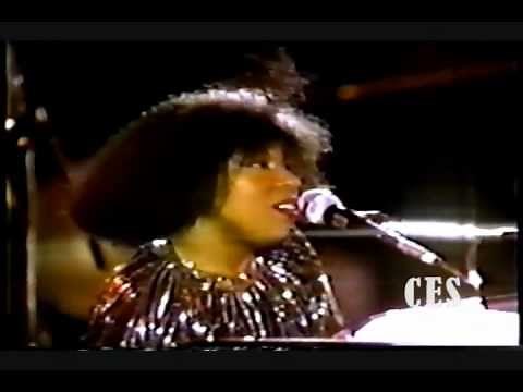 Roberta Flack Feel Like Making Love Live