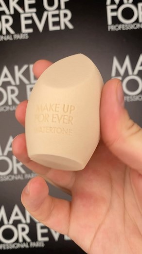 Watertone💧 kempinėlė, puikiai paskirstanti ir nepaliekanti nei vienos veido vietos nepadengtos! Sukurta naudoti kartu su Watertone makiažo pagrindu, bet puikiai tinka ir su kitais. 💄 #watertone #makeupforever #sponge #lithuania🇱🇹 | MAKE UP FOR EVER