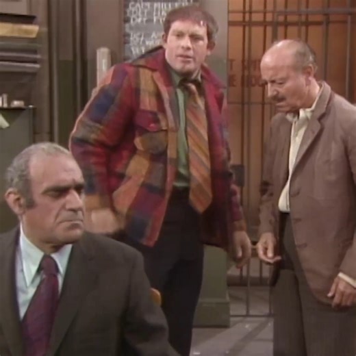 Fish always has the best one-liners! 😂 #BarneyMillerMonday Watch #BarneyMiller weekdays at 12a ET on FETV! 👮‍♂️ | FETV