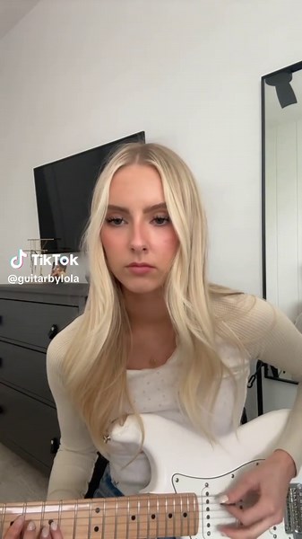 Hell's Bells Guitar Solo Tutorial by AC/DC