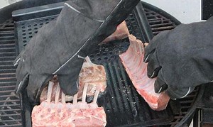 11 Best BBQ Gloves for Grilling, Cooking & Other Tasks