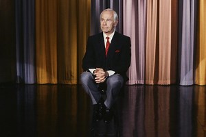 Laughs, tears and Bette Midler: How Johnny Carson left 'The Tonight Show' 30 years ago