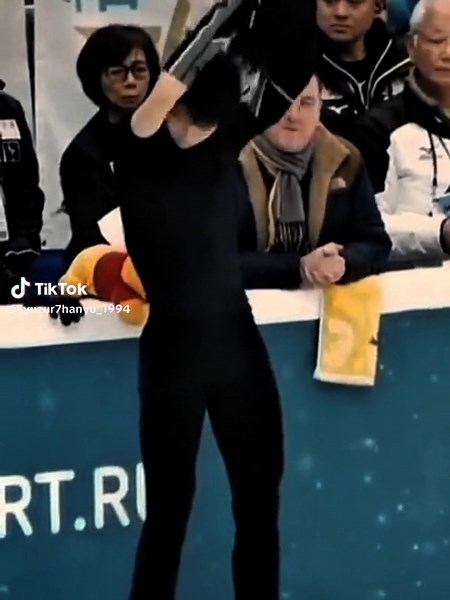 0:00| it's really super cute🙃 #🇯🇵 #yuzuruhanyu #figureskating #edits #japan #begin2018 #juegosolimpicos #patinajeartistico