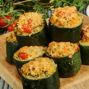 602K views · 2.9K reactions | Baked zucchini stuffed with onion, carrots and cheesy bulgur makes for an easy and flavorful vegetarian dish. | Tastemade | Facebook
