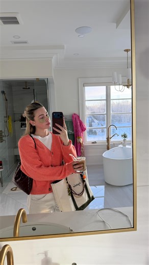 Boujee Bee on Instagram: "spend a typical night with me after work as a girl who thrives off of a routine #nightroutine #nightdoneright #skincare @starbucks x @rollerrabbitofficial cup @llbean work tote @aerie workout straight leg pants & sports bra @amazon & @amazonca wrap top @speraxofficial walking pad / vibration plate @manyo_us oil cleanser @prequelskin glenser @larocheposayusa cicaplast spray @celimax.global barrier toner @stylevana_sv & @yesstyle @cosrx snail mucin eye cream @etudeofficia