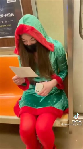 Drawing reactions compilation by Devon Rodriguez (Part 28) 🔥 ➡️If you want to support Devon, checkout his limited edition watercolor prints that he sells for $199 USD, drawing, and painting course (link in bio)⬅️ Don't forget to follow Official Accounts of Devon Rodriguez: 💠 @devonrodriguezart & @devonrodriguez_espanol 💠 Twitter: @subwaydrawings #devonrodriguezart #NYCSubwayArtist #NYCArtist #artist #portraitdrawing #pencildrawing #drawingface #drawingrealism #drawing #DevonRodriguez #NYCArt 