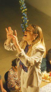 32K views · 920 reactions | ✨ TBT | Recomendación de hoy: "Sueños" de Un Corazón.  ¿Quién recuerda esta canción?  Es un himno que nos recuerda el amor incondicional de Dios y su deseo de que todos sean parte de su reino. ¡Vuelve a escucharla y deja tu comentario! ⬇️ | CanZion | Facebook