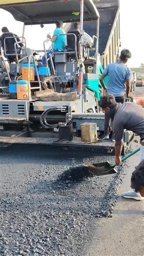 Ramnivash Thakur 💪🥷⚔️ on Instagram: "DBM layer working nh 56 rod Dahod banswada 🛣️"