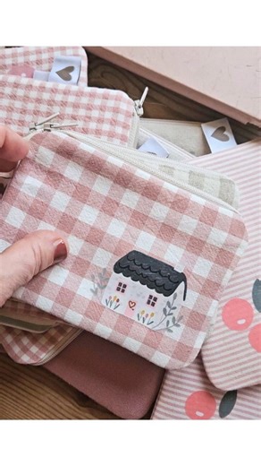 • Federica • handmade pretty things and sewing patterns • UK on Instagram: "January was meant to be a calm month spent slow crafting for myself and for our home and sketching ideas for future projects. But instead it's actually turning into days and days of non stop cutting,sewing, quilting basically a mini sewing factory.. ops! 😅 As I'm trying to restock lots of my favourites that have found their way into lovely new homes over the past few months. It seems I simply cannot stay away fro