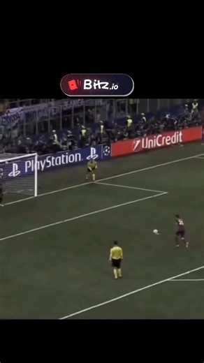 The Wildlens 🌿🐾 on Instagram: "日本利用压电瓷砖将脚步转化为电能。这些瓷砖捕捉来自你脚步的动能。当你行走时,你的重量和动作会对瓷砖产生压力。瓷砖会轻微弯曲,从而产生机械应力。瓷砖内部的压电材料将这种应力转化为电能。每一步都会产生少量电荷,而数百万步结合在一起就能产生足够的电力来驱动LED灯、数字显示屏和传感器。在像涩谷车站这样繁忙的地方,每天大约有240万个脚步为这一系统作出贡献。这些电能可以被储存或立即使用,从而减少对传统电力来源的依赖,并支持可持续的城市基础设施。这种方法将日常运动转化为实用的可再生能源#日本# 知识 #事实 #你知道吗#推荐#科技 #创新 #历史#技术 #实验 #热门日本利用压电瓷砖将脚步转化为电能。这些瓷砖捕捉来自你脚步的动能。当你行走时,你的重量和动作会对瓷砖产生压力。瓷砖会轻微弯曲,从而产生机械应力。瓷砖内部的压电材料将这种应力转化为电能。每一步都会产生少量电荷,而数百万步结合在一起就能产生足够的电力来驱动 LED 灯、数字显示屏和传感器。在像涩谷车站这样繁忙的地方,每天大约有240万个脚步为这一系统作出贡献。这些电能可以被