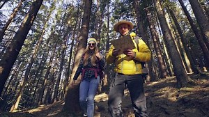 「Hikers On Trail Checking Map」の動画素材（ロイヤリティフリー）33647374 | Shutterstock