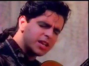 ¡Digamos NO A LAS DROGAS y SÍ A LA VIDA! Aquí les comparto la última entrada de mi Blog que está íntimamente ligada a esta gran canción. http://bit.ly/21vbYhS ¿Cuántos desean una nueva versión de "Date un chance"? | Luis Enrique