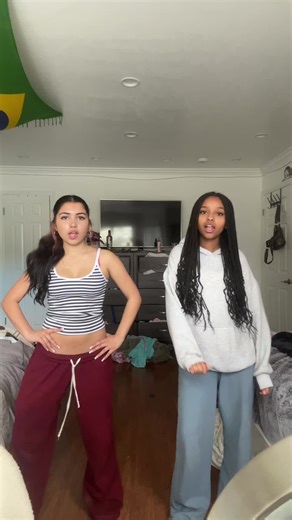 pop thatttt 😉 @tizita #happysunday #duodance #newdance | dance