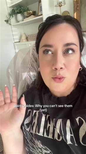 You are missing your messages bc you are going against how your intuitive makeup is. I read woman everyday & I know whe you have been forcing yourself to ‘see’ or ‘hear’ in a way that isn’t supportive. I work with your guides & your own energy to get you out of the ‘I’m not getting anything’ flow & into receiving the messages that can change everything for you. Laila #psychicabilities #channeling #psychic #spiritguides #intuition