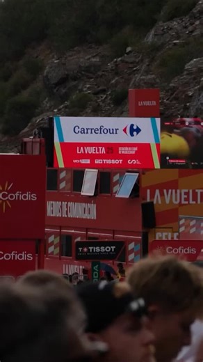 Stage 9 of the Vuelta a España 2025 rattled the General Classification with a dramatic summit finish at Valdezcaray. Jonas Vingegaard attacked and soloed to victory, proving once again he is the man to beat. Behind him, rivals faltered under the pressure of the climb, while Tom Pidcock surprised with a strong second place and João Almeida emerged as the next-best challenger. Reporting on-site from 1500 meters at the Valdezcaray ski resort, Gregor Brown brings reactions and analysis from a stage 