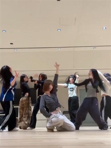 Credits to @ _keimeii__ on Instagram! @ILLIT #illit #breakeven #comeback #spoiler #kpop ILLIT SPOILED COMEBACK YOU'RE UNDER ARREST BREAK EVEN CHOREO CHOREOGRAPHY GLITT WONHEE MOKA YUNAH IROHA MINJU OCTOBER 26 2026 MOKA DXTERWOLF