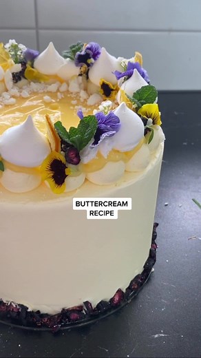 Vanilla Buttercream Recipe: Easy Steps for Delicious Icing