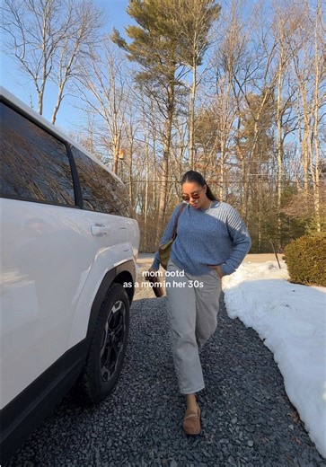 Stylish Mom OOTD for Baseball Practice