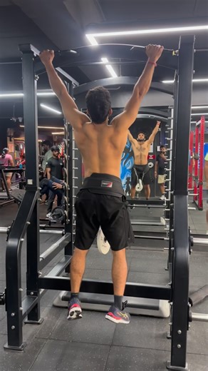 Satish Reddy - Online Fatloss Coach for Busy Corporate Employees on Instagram: "Is German Volume Training Useful for Muscle Building? In this video, we discuss the German volume training (GVT) method, which involves doing 10 sets of 10 reps of an exercise with a lighter weight and short rest periods. This method can be useful for improving endurance, but may not be the best long-term strategy for muscle building. A better approach is to do 10 sets of 5 reps with a heavier weight and longer rest 