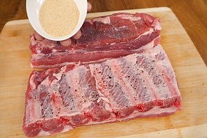 Snadný recept na dokonalá vepřová žebra pečená v troubě | Moře zpráv