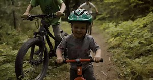 Bikes, family, nature—what else could you ask for? We asked this to Matt Hunter and the gang anyways, but they just smiled and nodded. Guess that’s our answer. | Specialized Bicycles