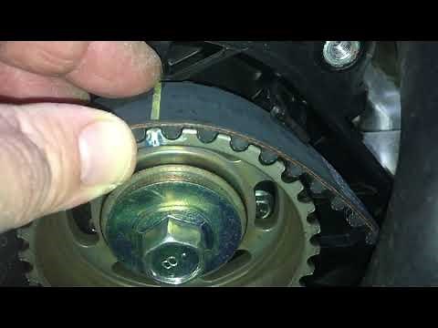 HOW TO FIT THE TIMING BELT NO MUCKING AROUND - timing marks Toyota Diesel