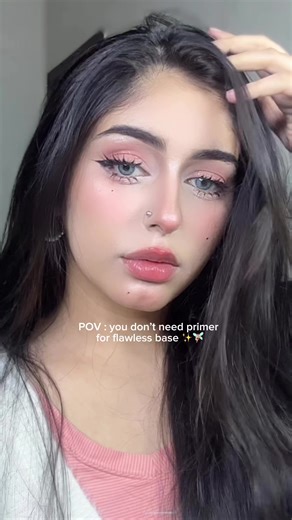 Do you use primer in your routine? 👀 #makeuphacks Dyk that primer isn’t important I remember being attached to primer like it’s oxygen and it sometimes would give me 1 - 2 pimples but after experimenting with this routine it’s safe to say that makeup can last long and look flawless without primer! Using @Centellian24_global 🇰🇷 available @ohmybeloved link is in my bio to shop 🛍️ #mahnoorkhan #fyp #foryou #pakistani #skincare #makeuptips #trending