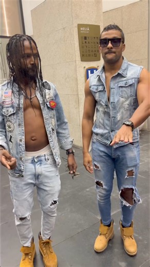 Dançarinos de Anselmo Ralph Directamente de Angola entraram na Trend 🔥 com o novo hit do Sérgio Maposse _ queremos te ver, muito obrigado meus manos, Carlos Show & Ailton Francês !🙏❤️❤️ Quem faz melhor aí essa dança? A música está disponível em todas plataformas digitais, o link está na minha bio 🔥🔥🔥 | Sérgio Maposse_