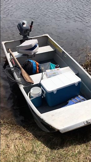 10ft Jon boat w/2.5hp Yamaha fishing rig - early spring pike #karen lol