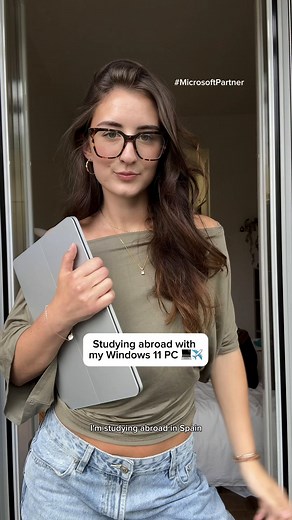 #MicrosoftPartner it’s the small study moments like being able to tap, scroll, and stay on track anywhere that make all the difference! 🌎📚 @Windows