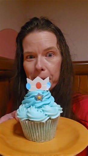 Battle of the Cupcakes at USH! Princess Peach vs Princess Rosalina at Toadstool Cafe